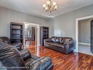 Living area - An Oasis inside and out! Sweet cottage in Silt (Silt)