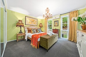 3 Schlafzimmer, Schreibtisch, Bügeleisen/Bügelbrett, kostenloses WLAN