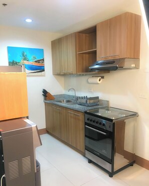 Apartment, 2 Bedrooms, Accessible, Patio | Interior
