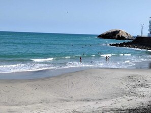 Beach nearby - Modern Beach Retreat with Pool- 5-Min Walk to Punta Hermosa’s Best Beach (San Miguel)