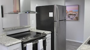 Huoneisto, 2 makuuhuonetta, esteetön, patio | Sisätilat