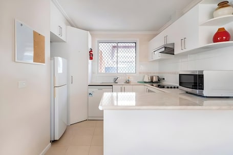 Standard House | Living area. Cheerful 3 bedroom house with free parking