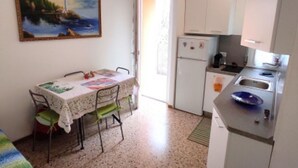 Private kitchen - Cosy One Bedroom Flat Near the Beach - Reserved Parking Space by Beahost (San Michele al Tagliamento)
