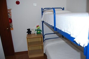 อพาร์ทเมนท์, 2 ห้องนอน, ระเบียง, วิวสวน | 3 ห้องนอน