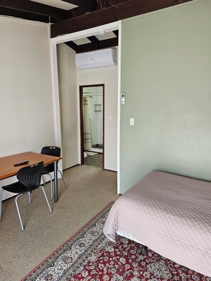Comfort Room, Courtyard View | In-room dining - Amisfield motel (Tokoroa)