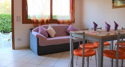 Swimming Pools and Comfort for six