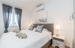 3 Schlafzimmer, Zimmersafe, Bügeleisen/Bügelbrett, Reisekinderbett