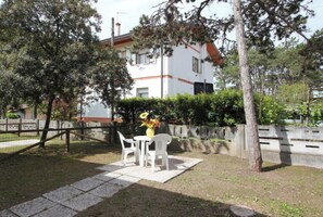 Apartment, 2 Bedrooms, Garden View | Garden