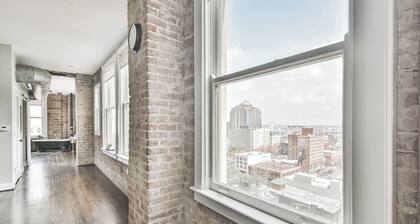 Downtown Loft with Amazing Views!