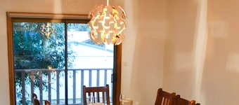 Shaw Thing Lodge: Wifi, Foxtel, Pet Friendly. 