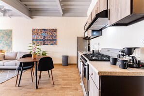 Fridge, microwave, oven, stovetop - VH | Modern Loft + Rooftop and WIFI | Roma Nte | 317 (Ciudad de México)