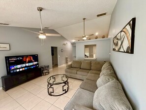 House, Accessible - Family Superior 4BD House Near Disney Parks (Haines City)