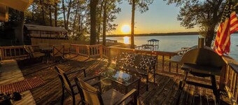 Welcome to Catfish Cabin!