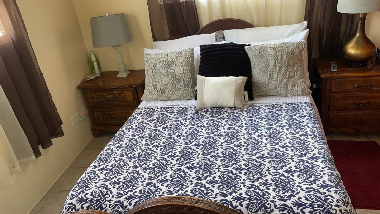 3 chambres, fer et planche à repasser, Wi-Fi, draps fournis