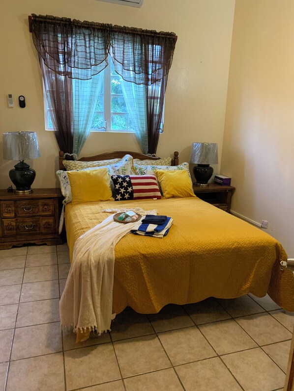 3 bedrooms, iron/ironing board, WiFi, bed sheets