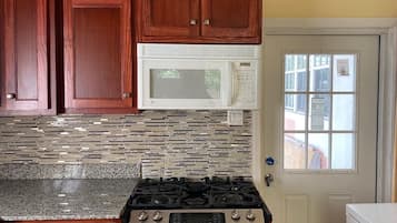 Mikrobølgeovn, ovn, kogeplade, opvaskemaskine