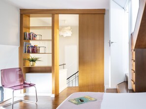 3 bedrooms, iron/ironing board, internet, bed sheets - Misterhost Conde de Torrejón with Terrace (Sevilla)