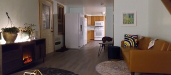 Cozy pet-friendly casa ready for family fun near MTU and Mt. Bohemia!