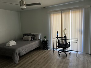 4 bedrooms, desk, iron/ironing board, free WiFi