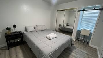 4 bedrooms, desk, iron/ironing board, free WiFi