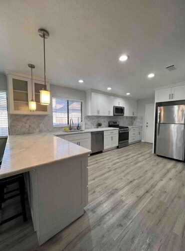 Home Away From Home - Beautifully remodeled 4 bedroom home in the Central valley