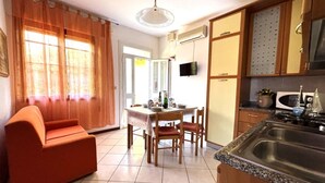 Leilighet, 2 soverom, balkong | Oppholdsrom
