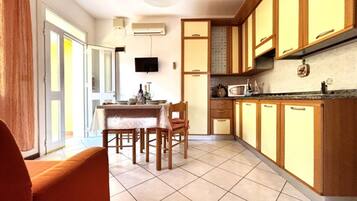 Apartment, 2 Bedrooms, Balcony | Interior