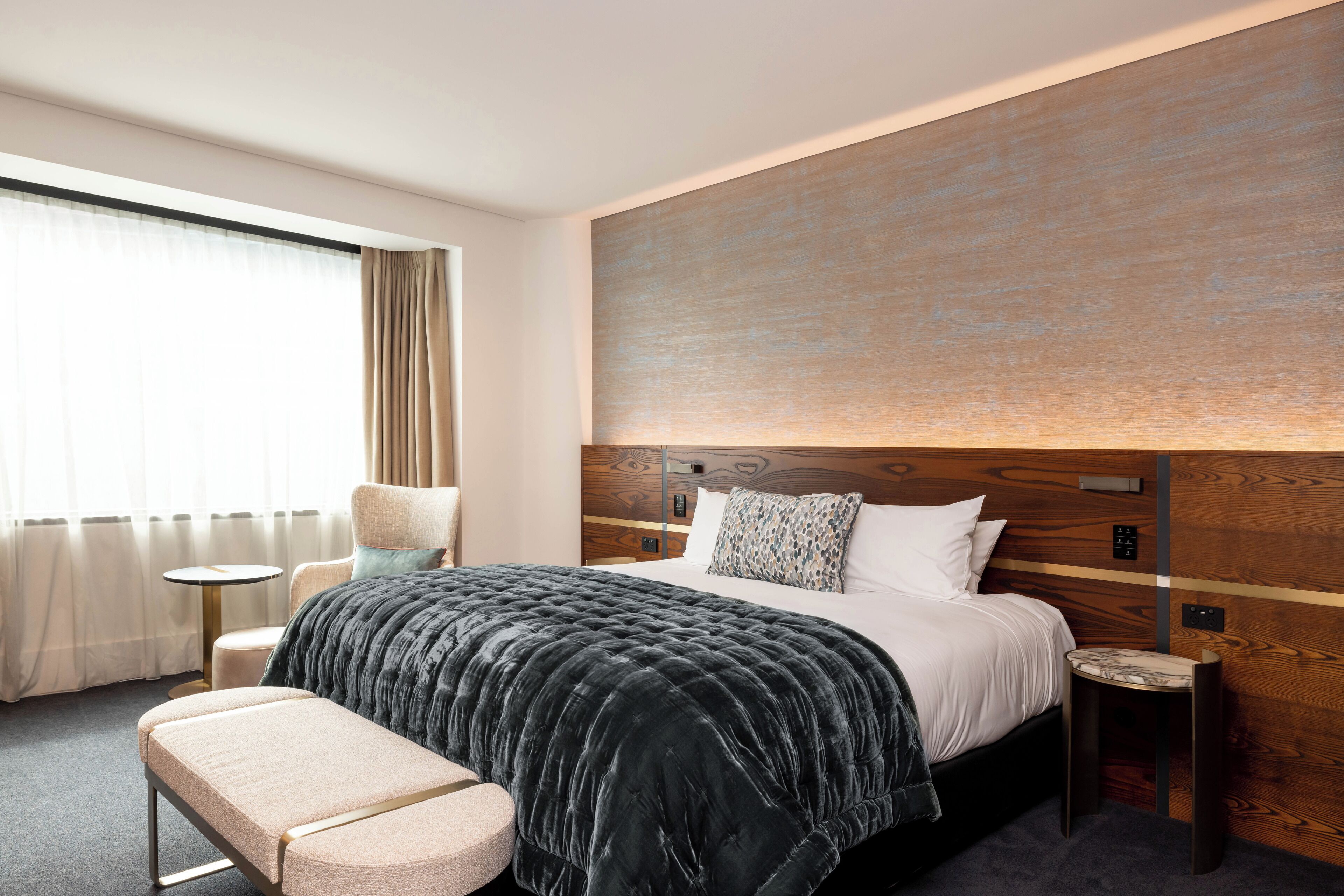 Superior King Room | Minibar, caja fuerte, escritorio y espacio para trabajar con un portátil