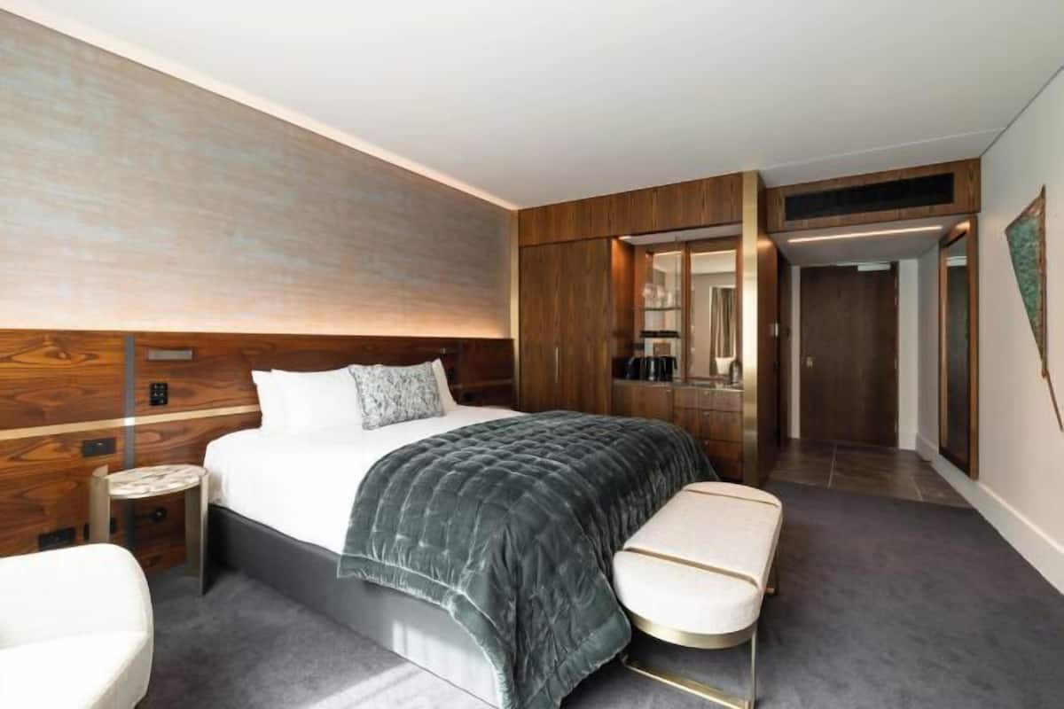 1 bedroom, minibar, in-room safe, desk