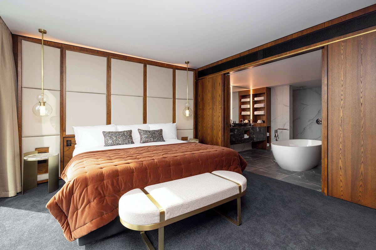 Horizon Suite | 1 bedroom, minibar, in-room safe, desk