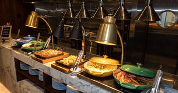 每日供应自助式早餐（每人 NZD 45）