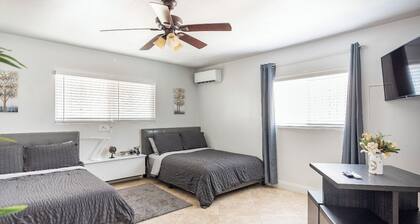 1 Bedroom 1 Bath with separate entrance & Parking