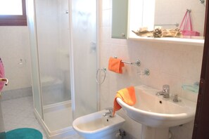 Apartment, 1 Schlafzimmer, Balkon | Badezimmer