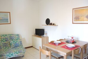 Apartment, 1 Schlafzimmer, Balkon | 2 Schlafzimmer