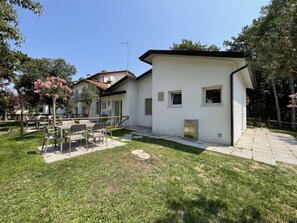 Appartement, 2 chambres, balcon, vue jardin | Restauration extérieure