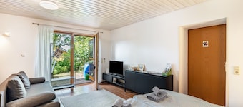 Haus Ersfeld – Garden Studio with Private Terrace and Wi-Fi