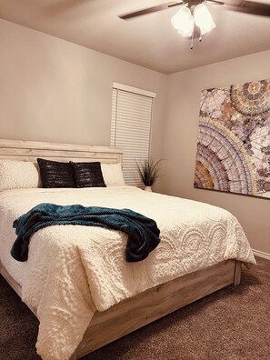 3 bedrooms, iron/ironing board, WiFi, bed sheets