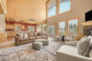 TV connectée, cheminée, baby-foot