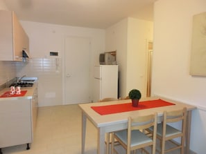 Apartment, 2 Bedrooms, Balcony | Dining