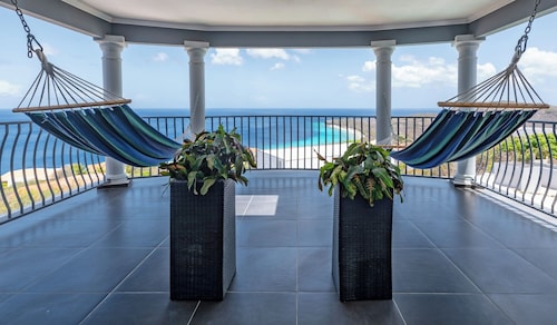 Villa Caruso With Private Pool and Spectaculair sea View 2 Minutes From Beach