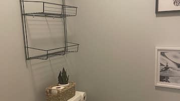 Jabón y papel higiénico