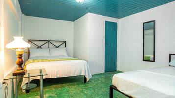 Basic Triple Room, Multiple Beds | Bed sheets