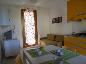 Lägenhet - 1 sovrum - uteplats - utsikt mot poolen | Eget kök