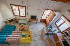 Apartment, 1 Bedroom, Balcony | Living area