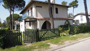 Property entrance - Apartment With Garden In Excellent Location - Beahost (San Michele al Tagliamento)