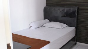 Standard Single Room - Kingkost Nogotirto (Sleman)