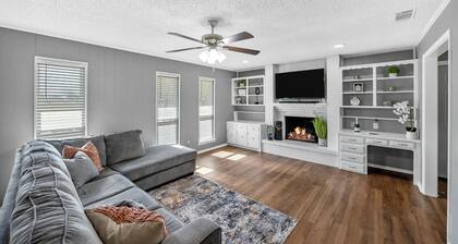 Family & Pet Friendly Country Home by Lake Lavon & Historic Wylie Texas to shop!