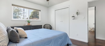 4BR Near Fresno State & Save Mart with large yard!