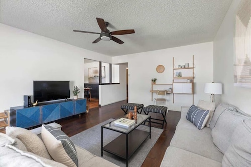 4BR Near Fresno State & Save Mart with large yard!