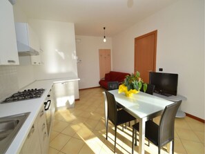 Appartement, 2 chambres, terrasse | Salle Ă manger